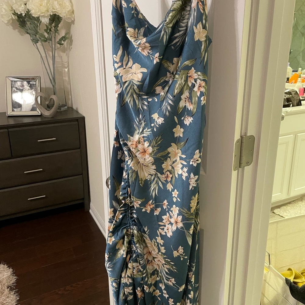 Floral midi with side ruching NWT